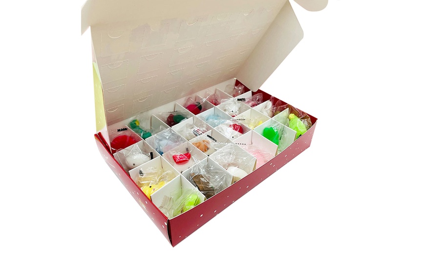 Image 2: Christmas Gnome, Countdown or DIY Bracelet Necklace Advent Calendar