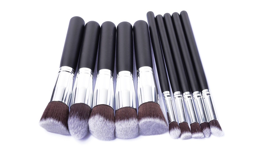 Image 2: Kabuki Style Make-Up Brush Set