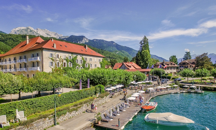 Image 3: Lac d'Annecy : 1 ou 2 nuits 4* avec accès spa, pdj et option dîner