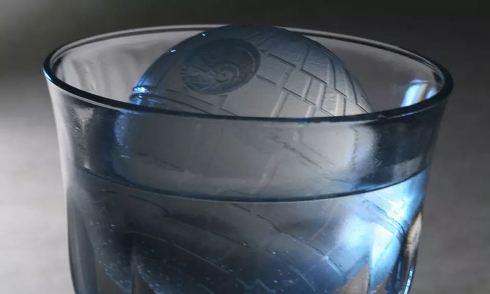Star Wars Trays for Ice Cubes, Jello or Chocolate - Second Medium