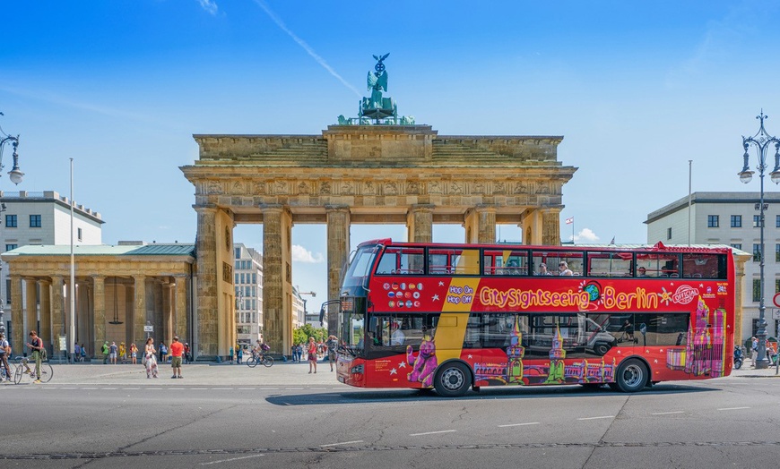 Image 1: Hop-On Hop-Off Berlin, opt. mit Bootstour / Eintritt in die Ice Bar