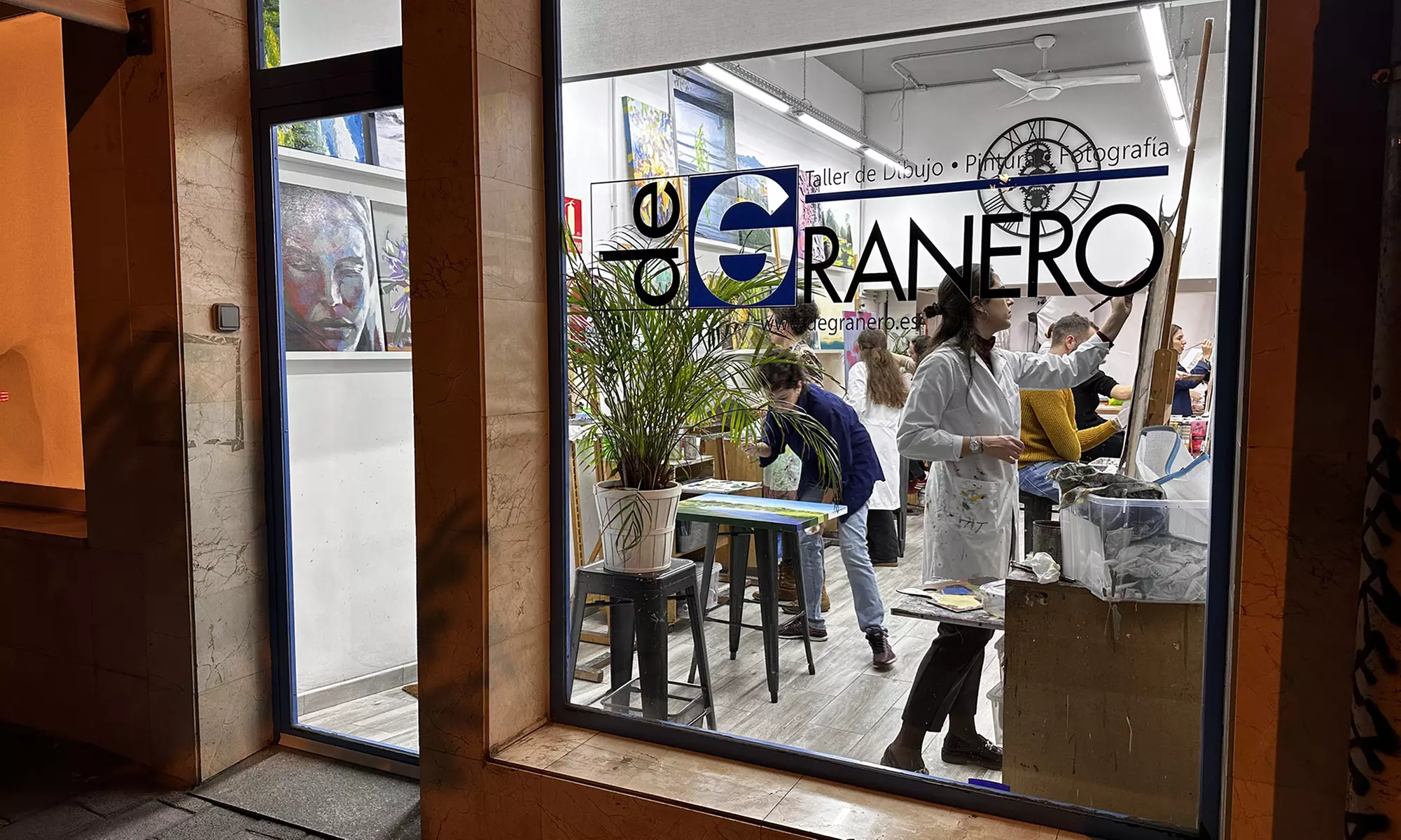 Desayuno con arte o BeerArt: pintura y bebida para 1 o 2 personas