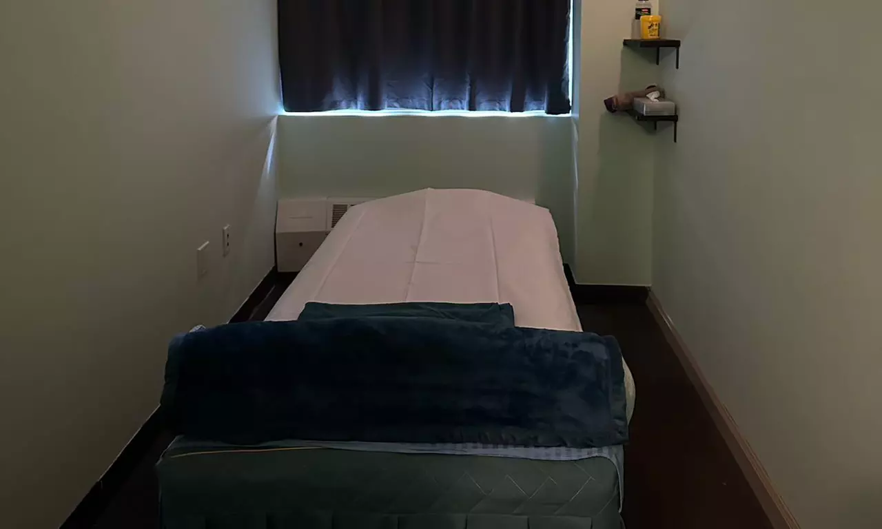 Lymphatic, Deep Tissue, Prenatal, or Sports Tuina Massage