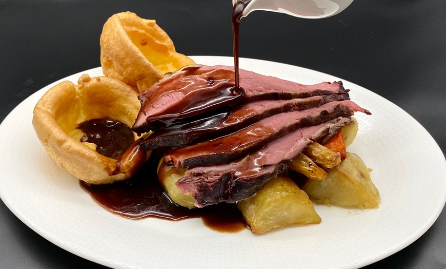 Image 3: Three Course Sunday Roast with Prosecco at The Bodmin Jail Hotel