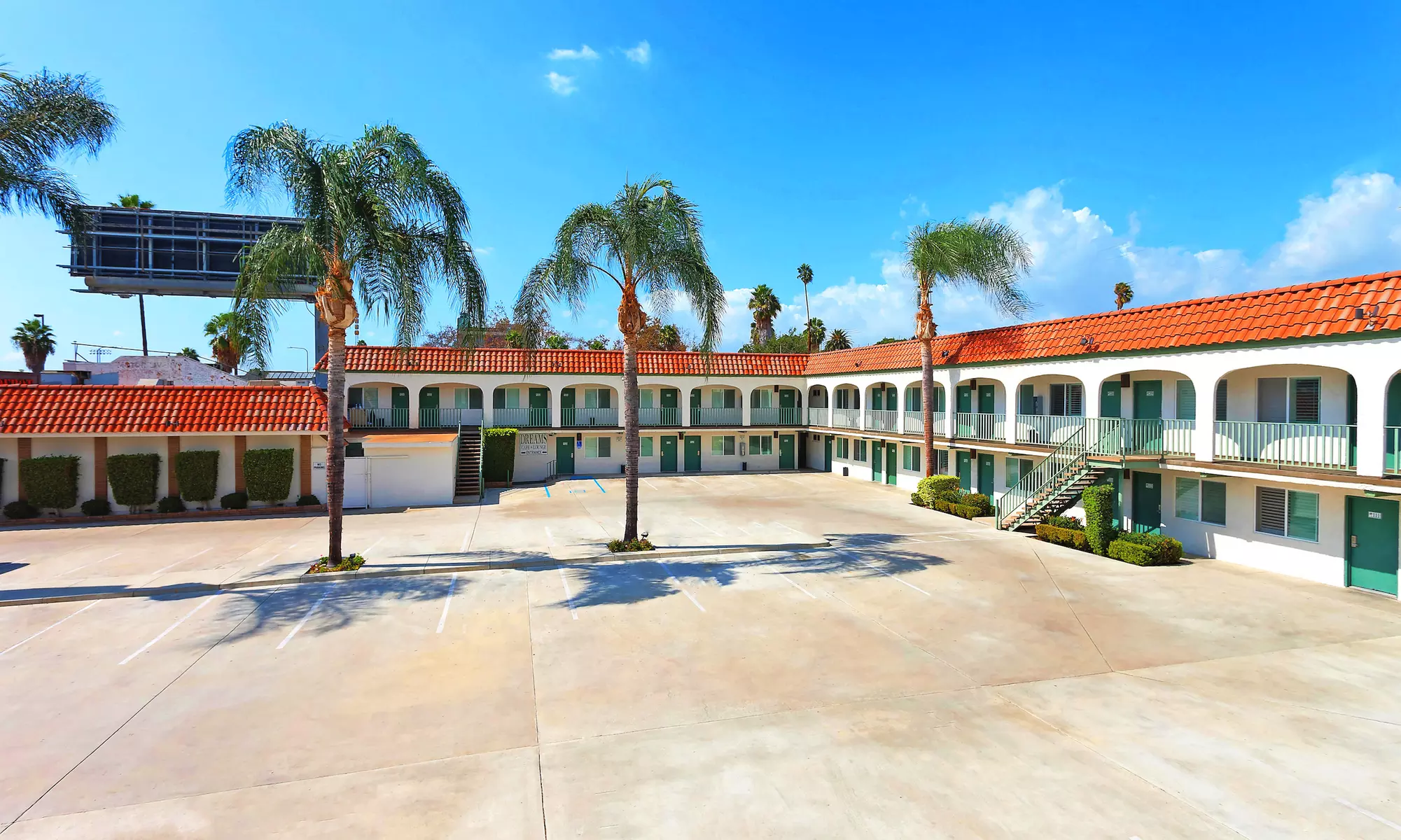 Stay at Dunes Inn Sunset in Los Angeles, with Dates into June - Second Medium