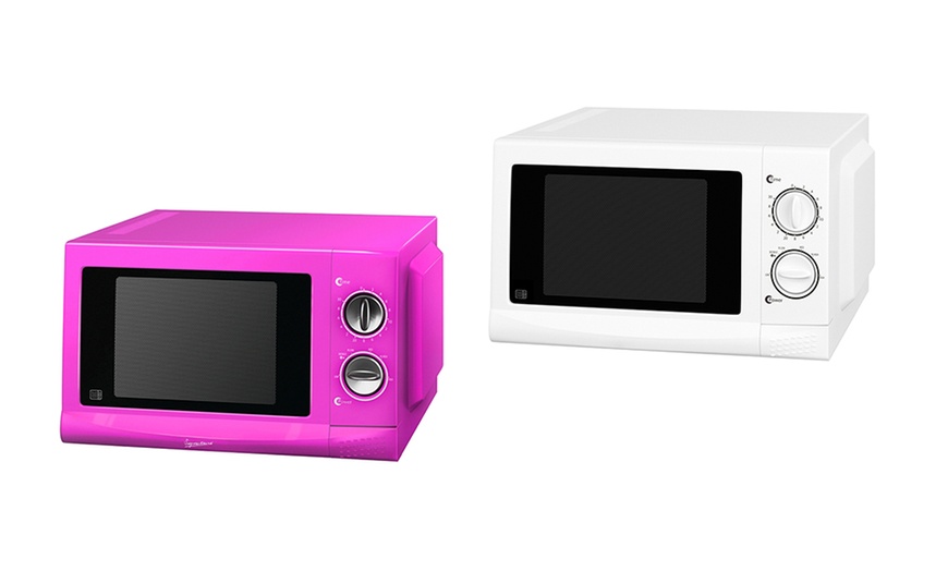 Image 1: Signature 17 Litre 700W Microwave