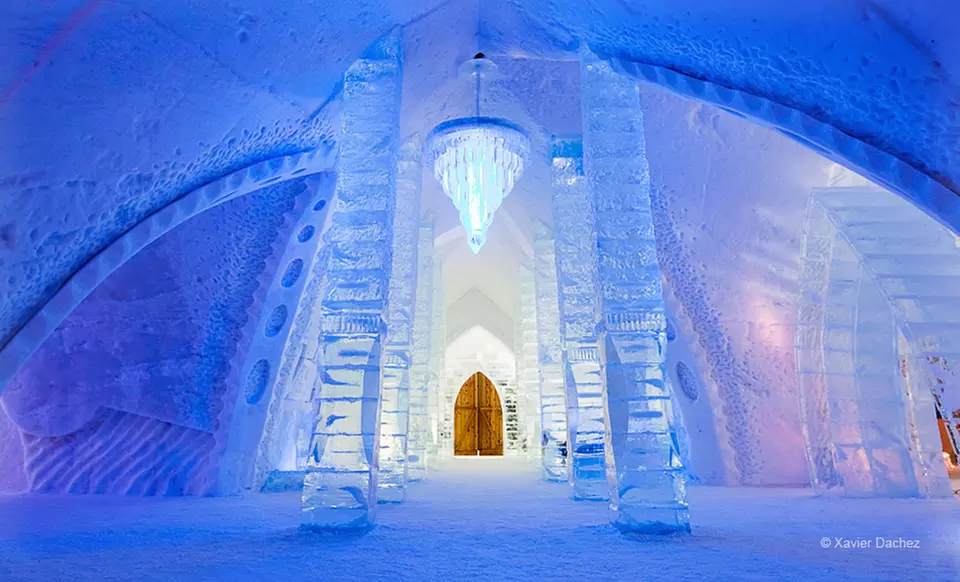 1-Night Stay for Two with Sleeping Bags, Breakfast, Two Drinks, and Hot-Tub and Sauna Access at Hôtel de Glace in Quebec - Primary Image