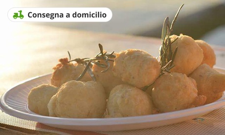 Aperitivo di mare o terra con cocktail con la Terrazza acqua verbano. Consegna a domicilio gratuita