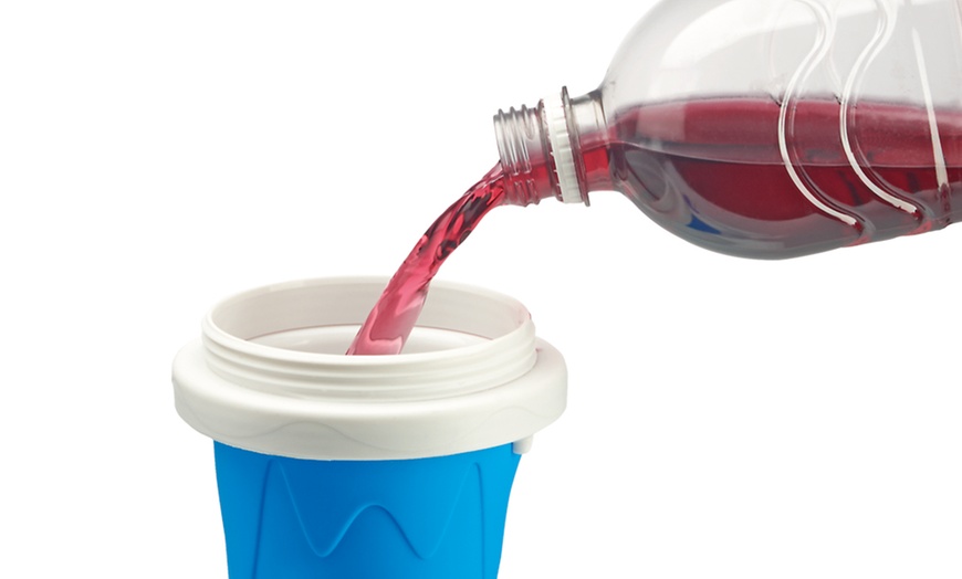 Image 4: Squeezable Slushy Cup Maker