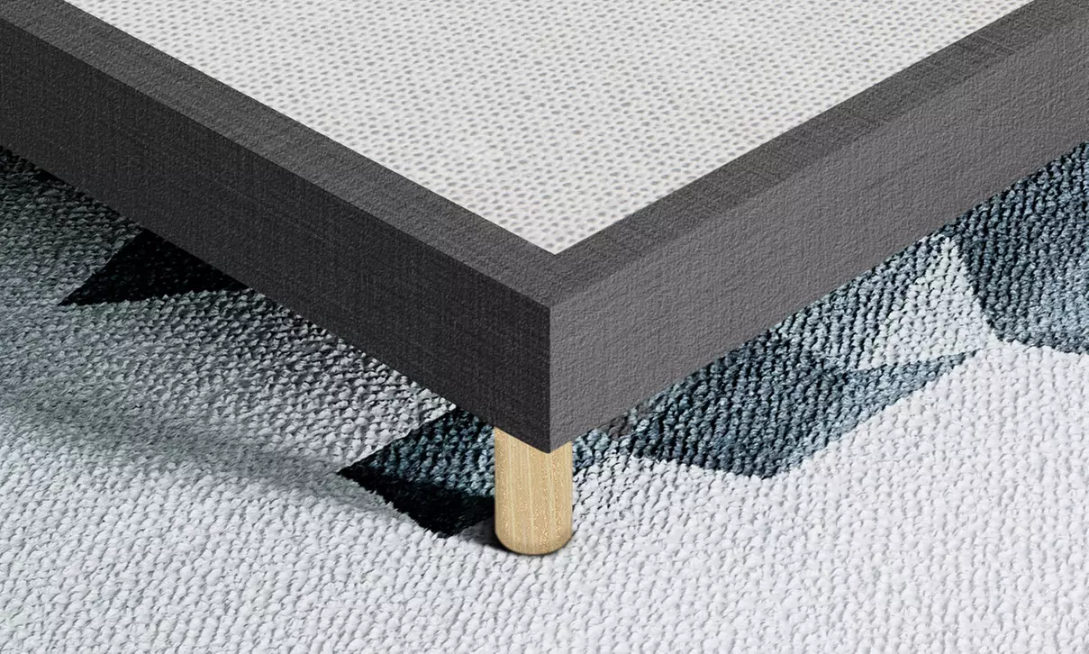 Sommier-Bett mit Polsterung