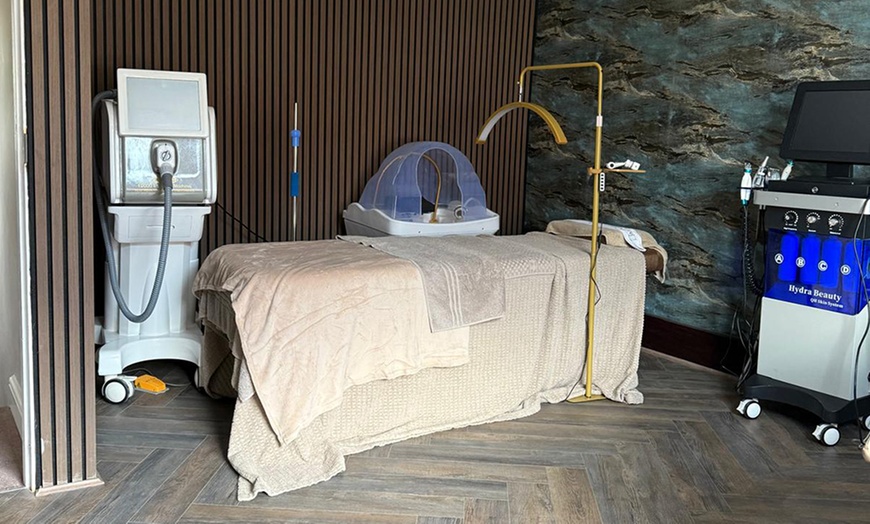 Image 4: Up to 35% Off on Massage - Full Body at Lush Beauty N Spa