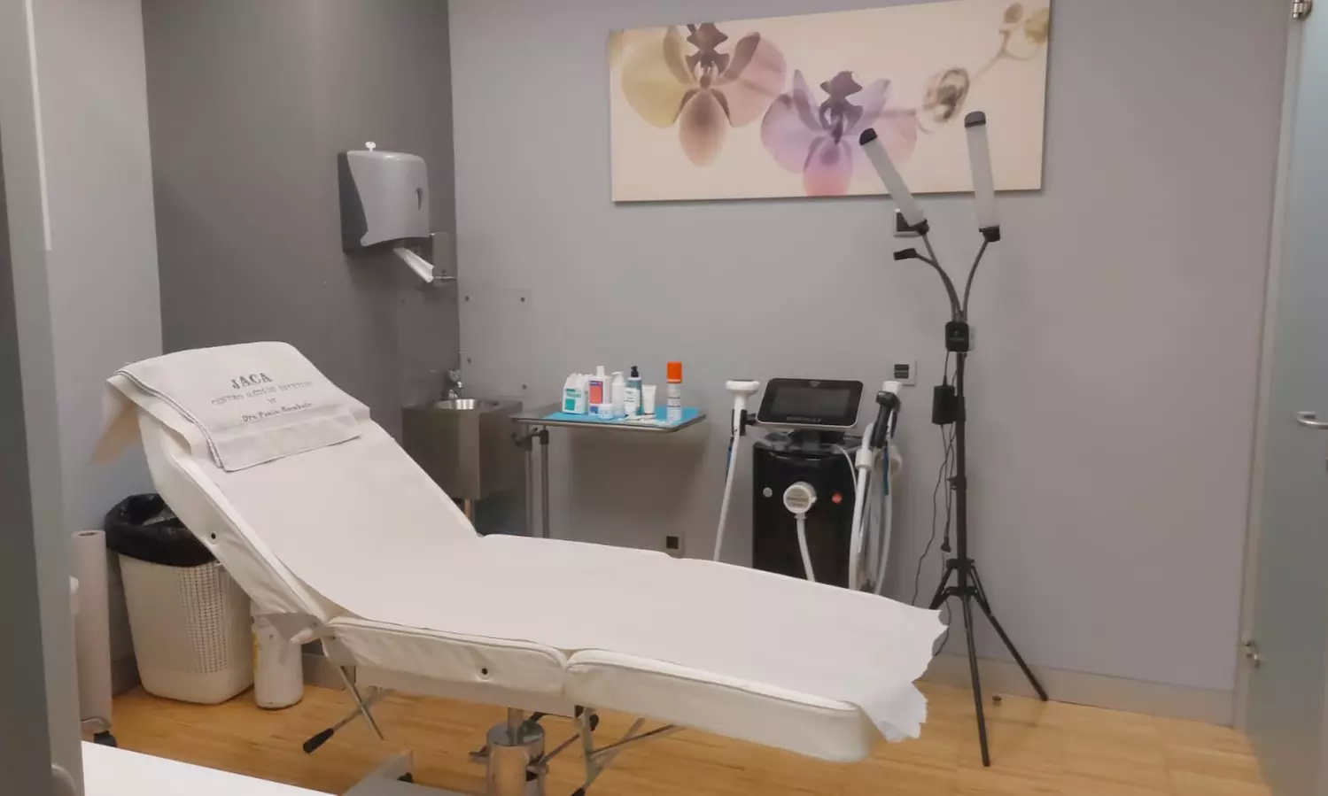 Tratamiento de rejuvenecimiento facial con 10 o 20 hilos monofilamento