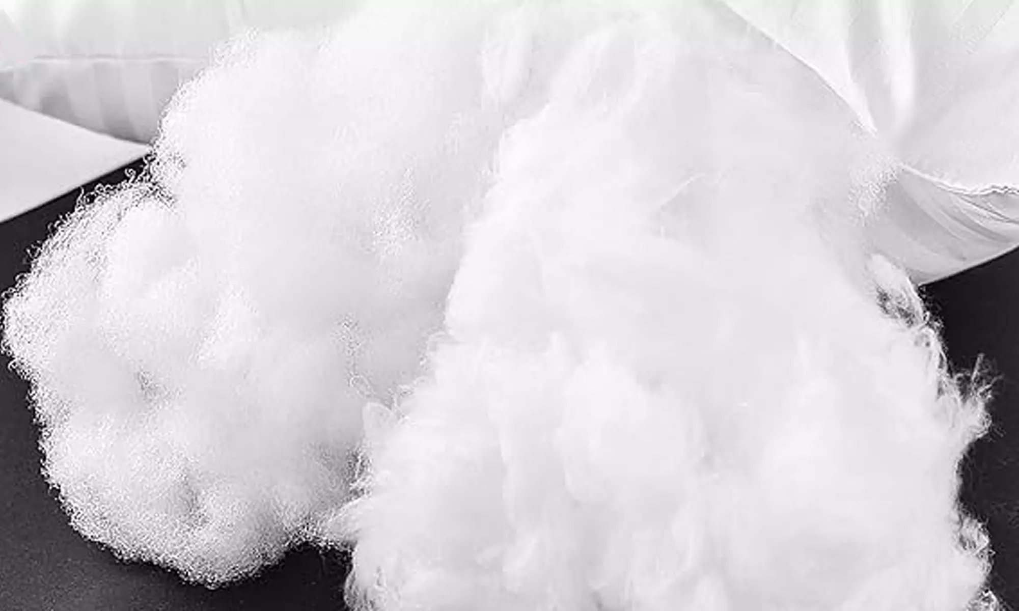 1, 2 of 4 kussens uit het “Luxe” hotelassortiment van Sampur