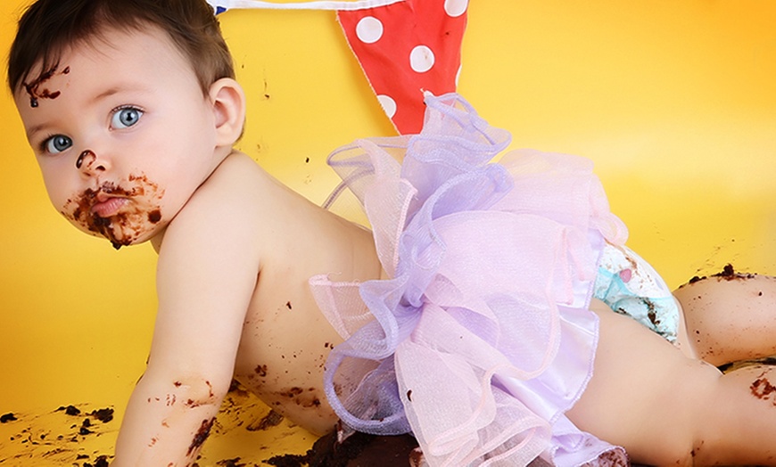 Image 6: Kid's Cake Smash Photoshoot 