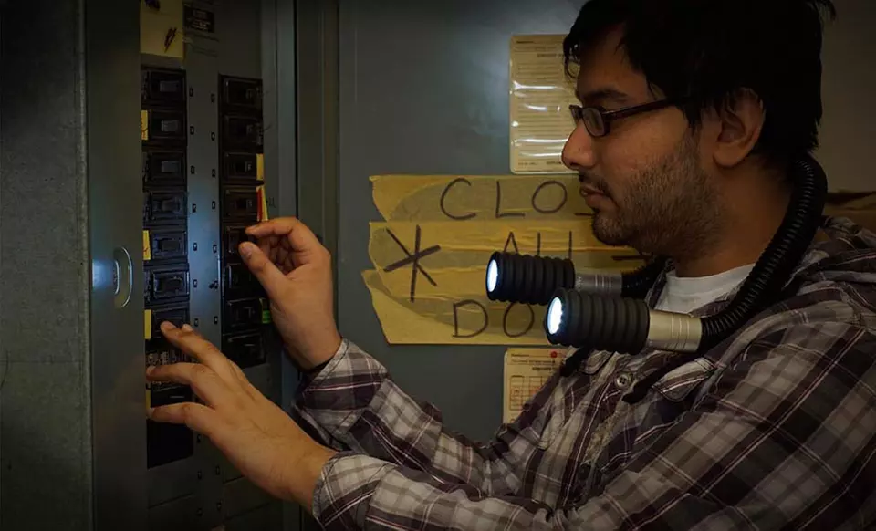 24-LED Dual-Head Twist Light. Free Returns. - Second Medium