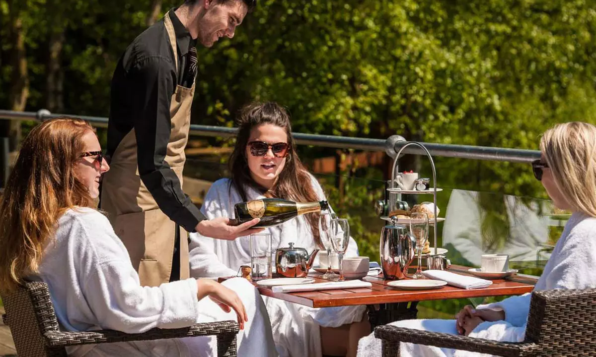 Savour Afternoon Tea with Optional Prosecco at The Lakeside Restaurant, Chevin Country Park Hotel—Up to 36%Off