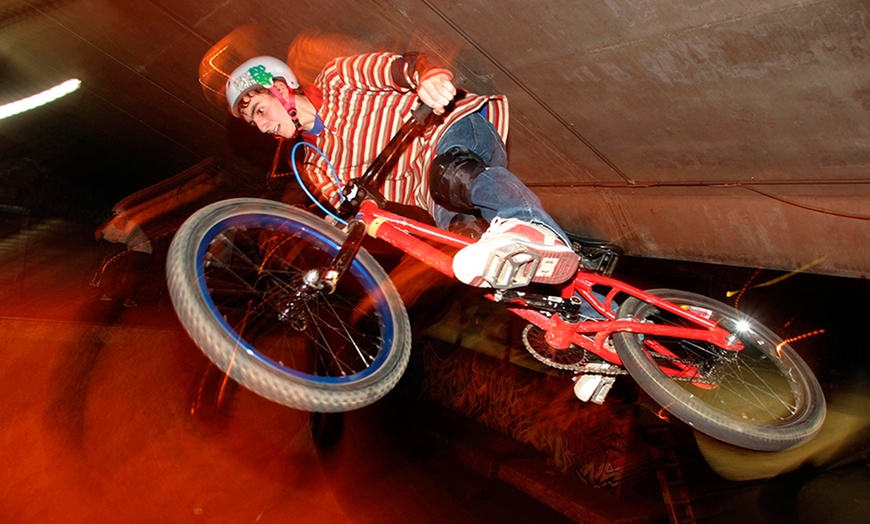 Image 1: 3-Hour Indoor Skatepark Session