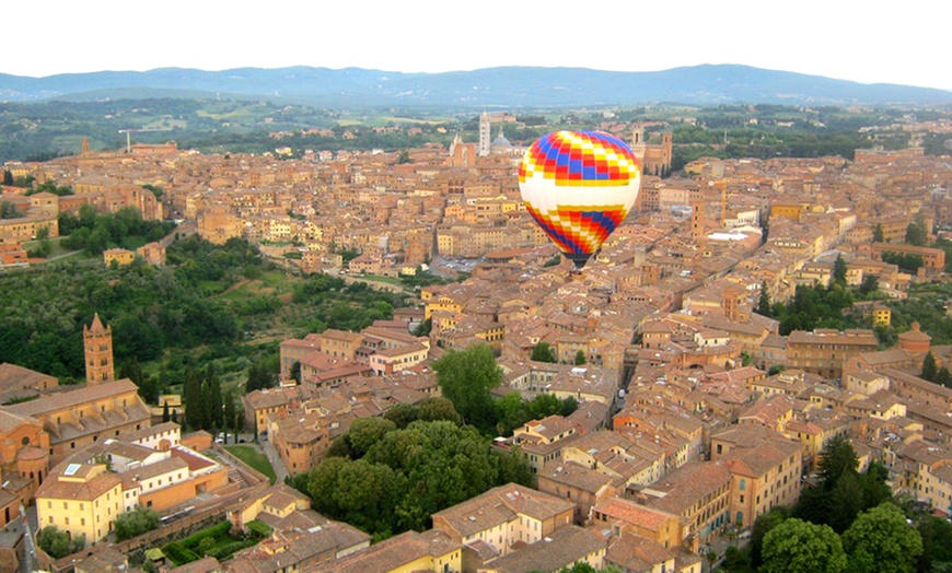 Image 8: Volo in mongolfiera in 6 regioni