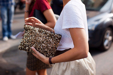 1 ou 2 pochettes a sequins 4 coloris au choix Groupon Shopping