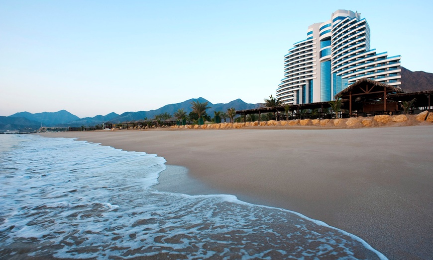 Image 9: 5* Beach Break in Fujairah 