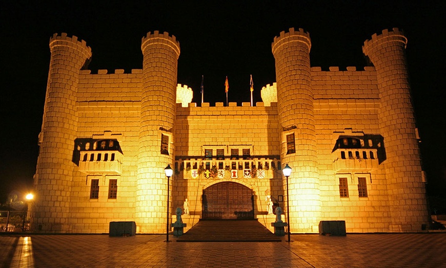 Image 5: Cena medieval con espectáculo en Castillo San Miguel