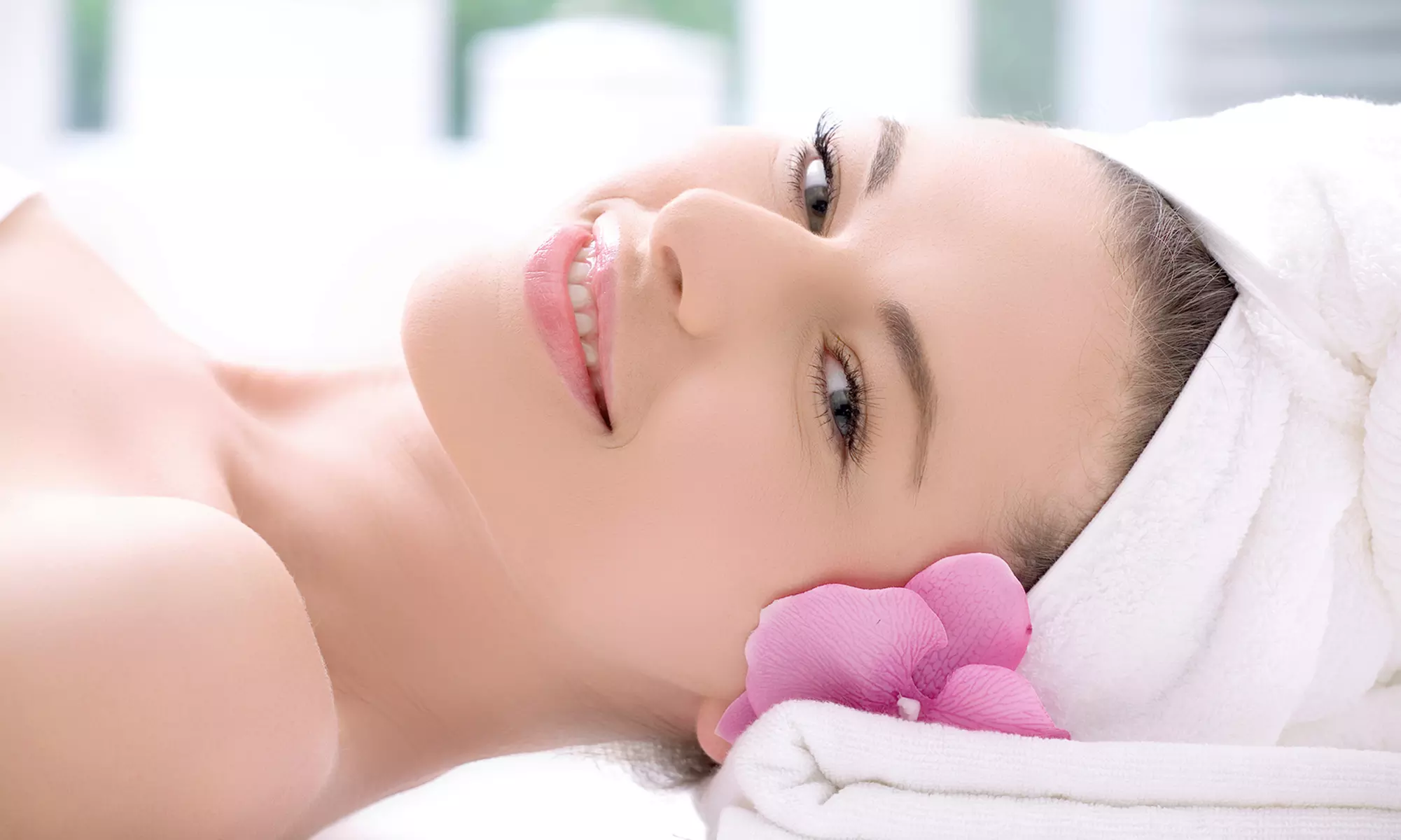 Yonka Intermezzo Facial or Yonka Intermezzo Facial with Head Massage and Brow Wax at Mix Salon and Spa (Up to 52% Off) - Primary Image
