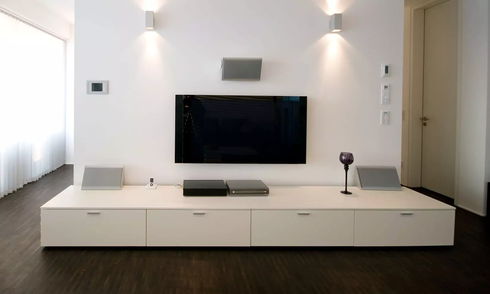 Wall Mount and Installation of a 15"–37" or 40"–55" Flat-Screen Television from ITD, LLC (Up to 52% Off) - Primary Image