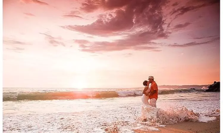 60-Minute Outdoor Photo Shoot from Mary Heidelbach Photography (76% Off) - Primary Image