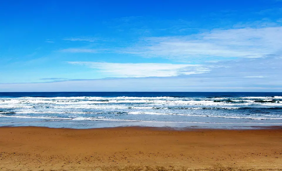 2-Night Stay at Beachfront Manor Hotel in Coastal Oregon - Primary Image