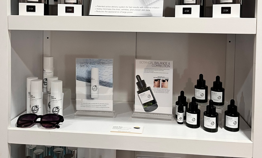 Image 4: Enhance Wellness with 4, 8, or 12 B-12 Vitamin Injections
