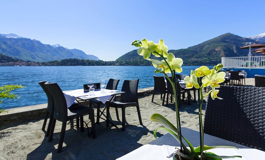 Image 4: Piscina e pranzo al lago di Como