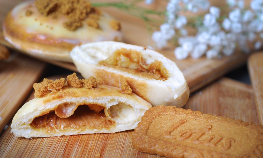 Image 4: Freshly Baked Emirati Goodies