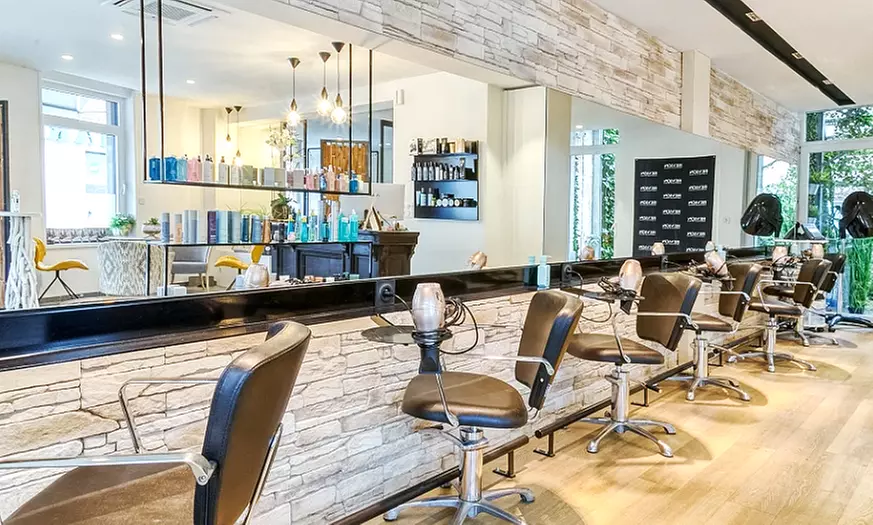 Jusqu'à 67% de remise sur Couleur / Reflets chez Salon Estaz