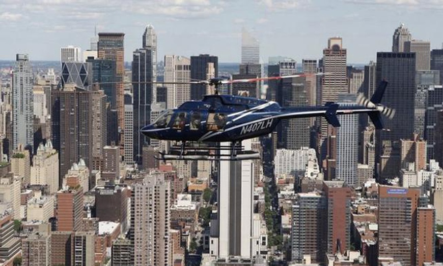 Image 3: USA: 15-Minute Helicopter Flight Over New York City