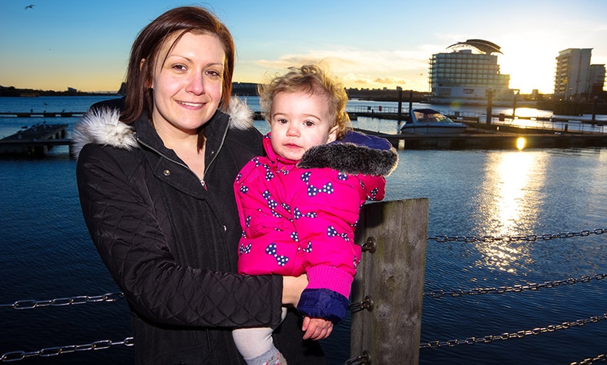 Image 2: Mother and Daughter Photoshoot