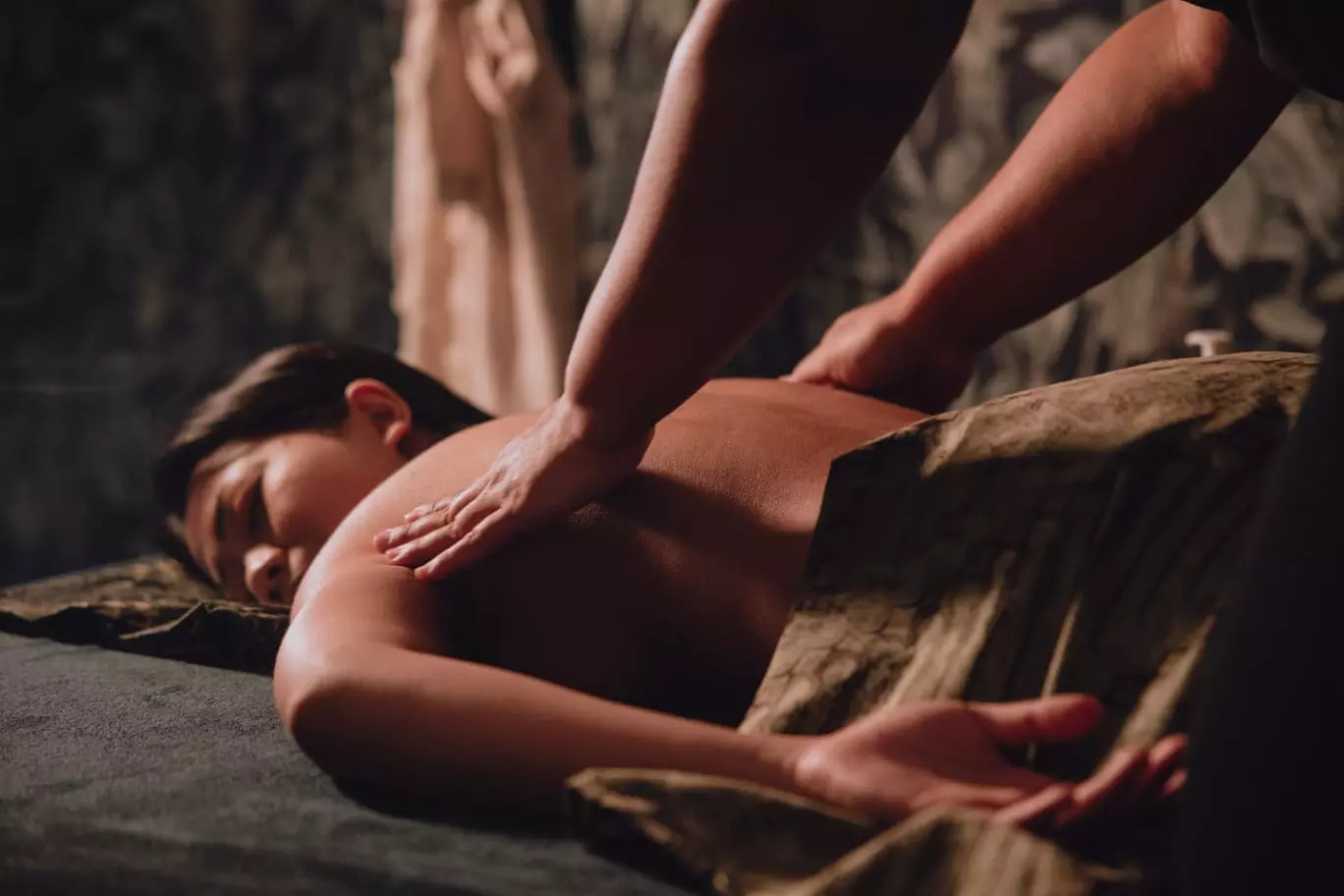 Wybrane masaże orientalne wykonywane przez masażystki z Bali (do -25%) - Primary Image