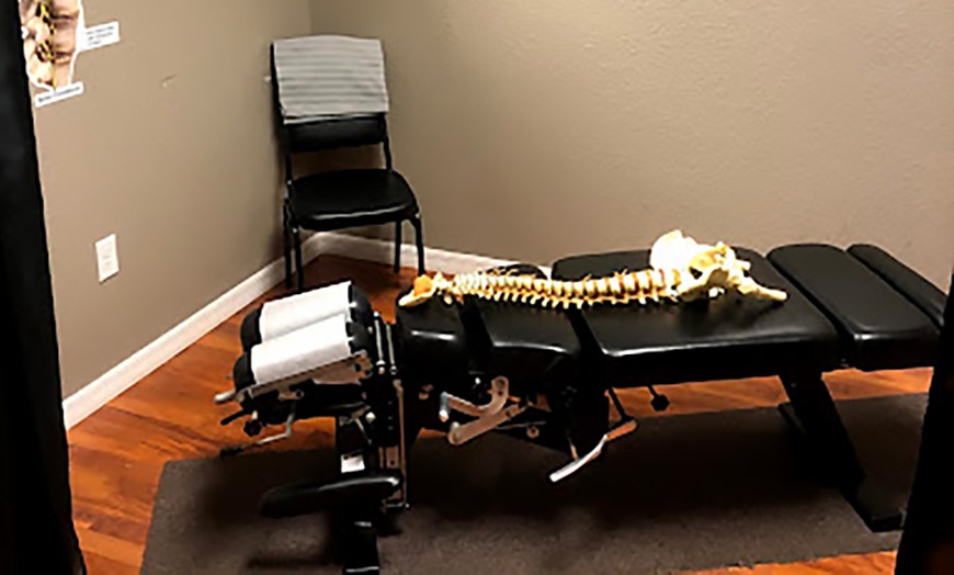 Image 2: Experience a Consultation w/ One or Two Spinal Decompression Treatment