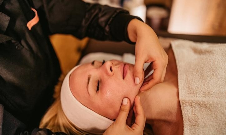 Bindweefsel gezichtsmassage R'dam