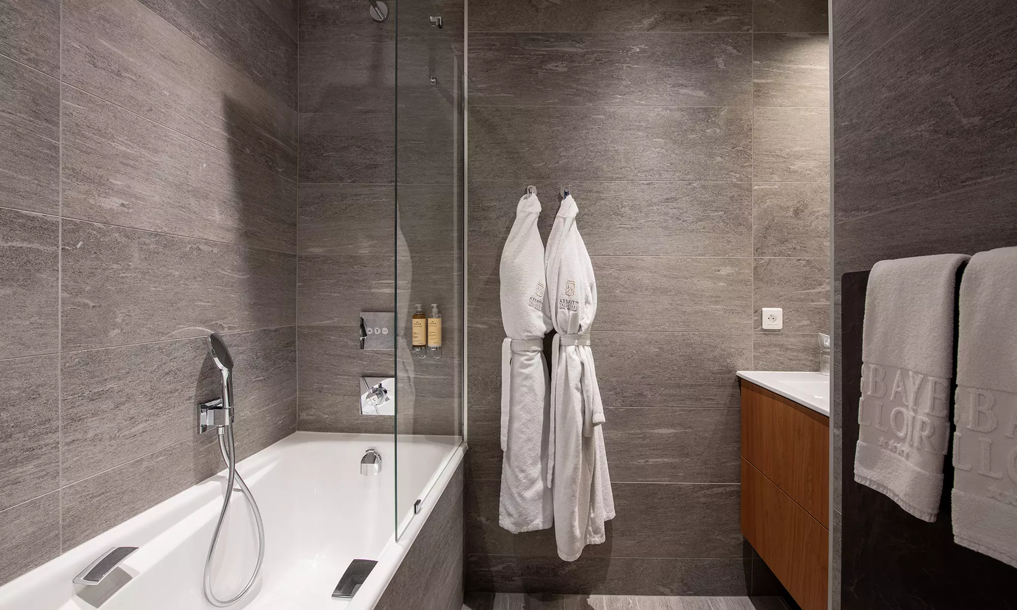 HAUTE-SAVOIE | Lac d'Annecy - Abbaye de Talloires 4*