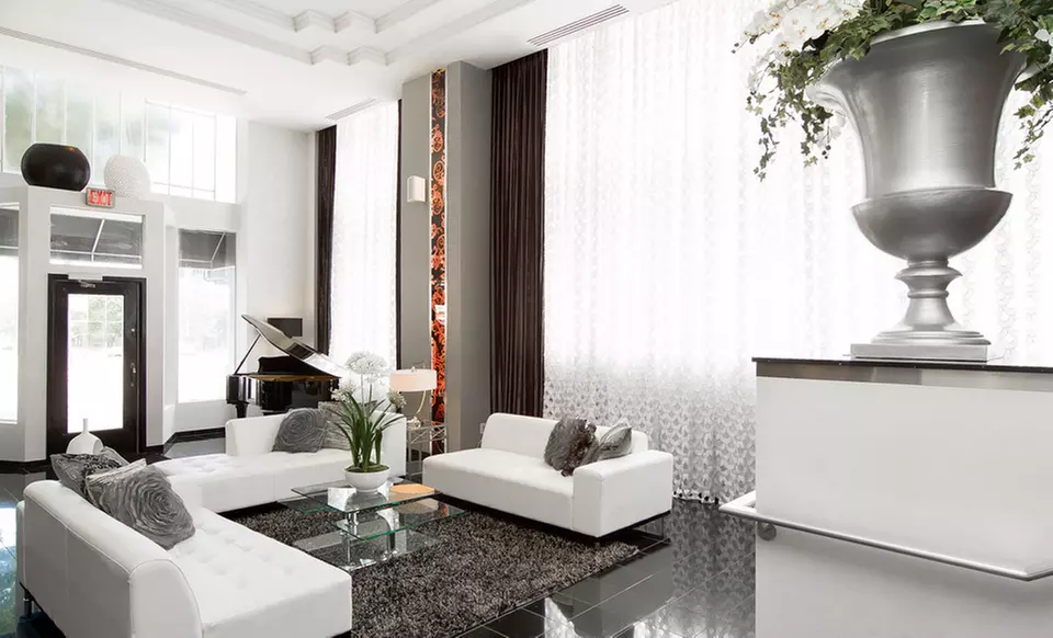 One-Night Stay in a Luxury Classic Room or a Luxury King Suite at Hotel Deco XV in Downtown Omaha - Primary Image