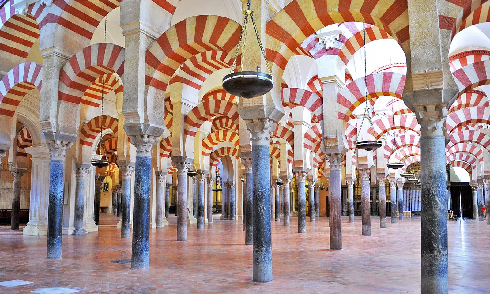 Córdoba: habitación doble con desayuno y minibar