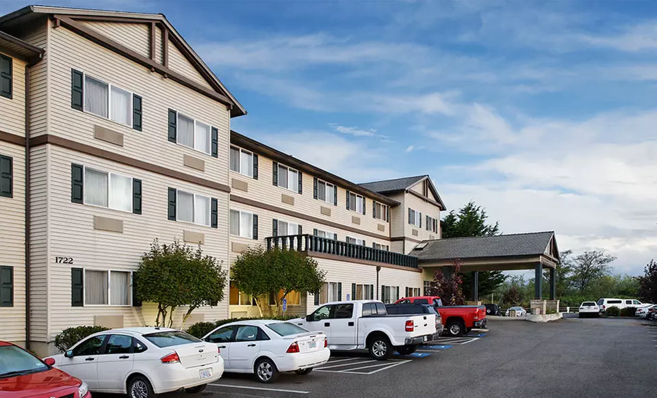 2-Night Stay with Two Mugs, Apple Cider, and Cocoa at The Ashley Inn of Tillamook in Tillamook, OR - Second Medium