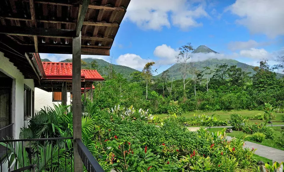 Seven-Day Costa Rica Tour from Ecoterra with Horseback Riding and Zipline Adventure - Primary Image