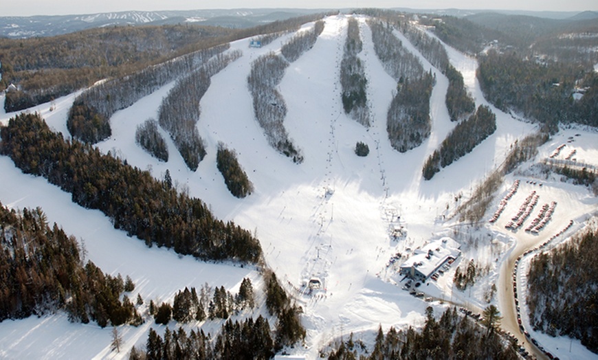 Image 2: Ski Stay in the Laurentians