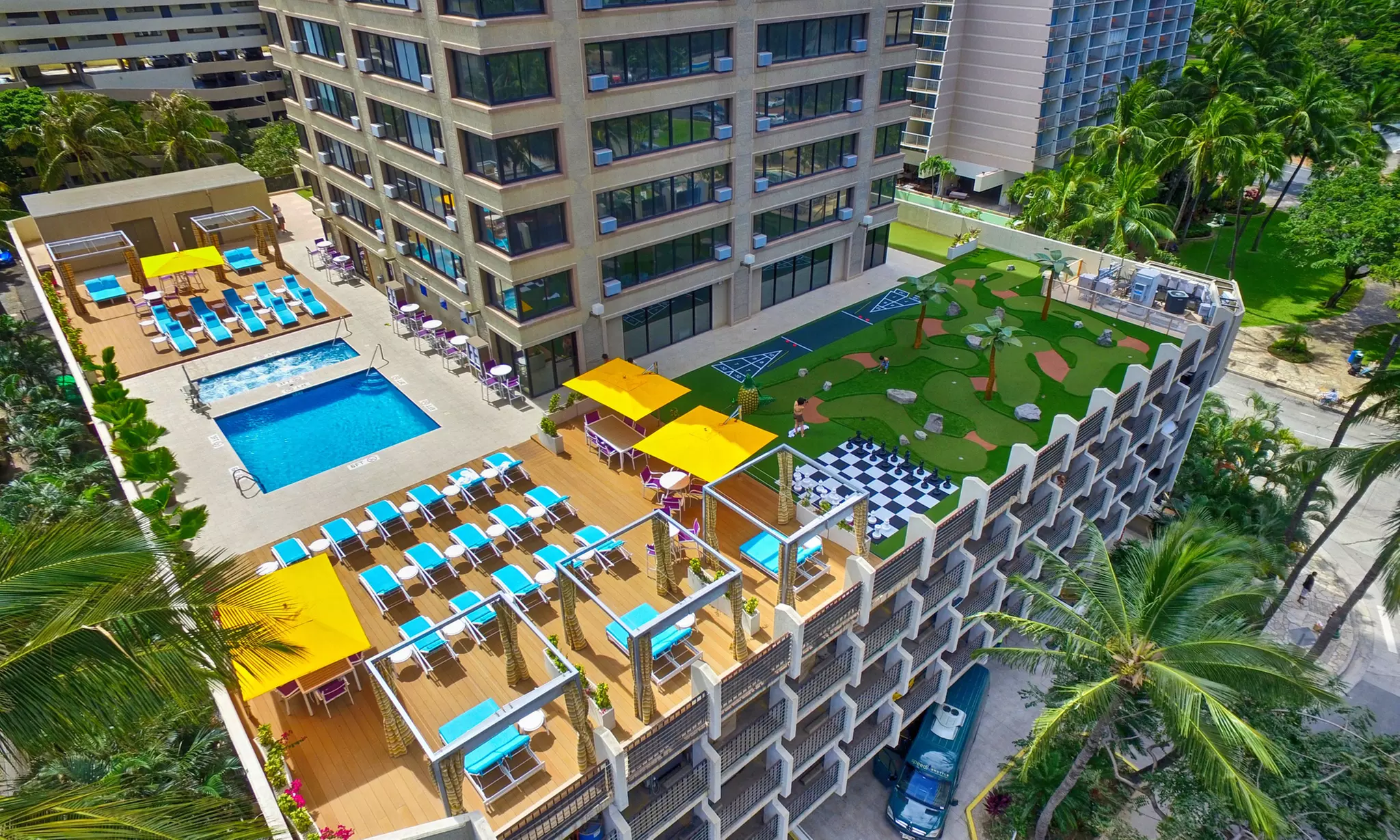 Holiday Inn Express Waikiki: Holiday Inn Express Waikiki | Groupon Getaways