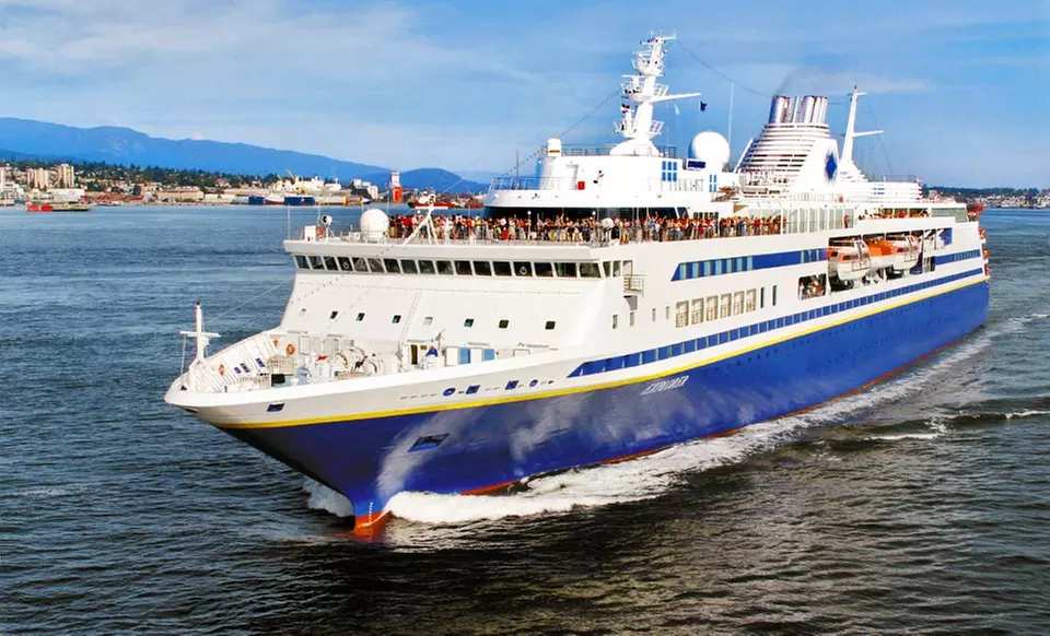 3-Month, 16-City Enrichment Voyage﻿ Around the World from ﻿Semester at Sea - Primary Image