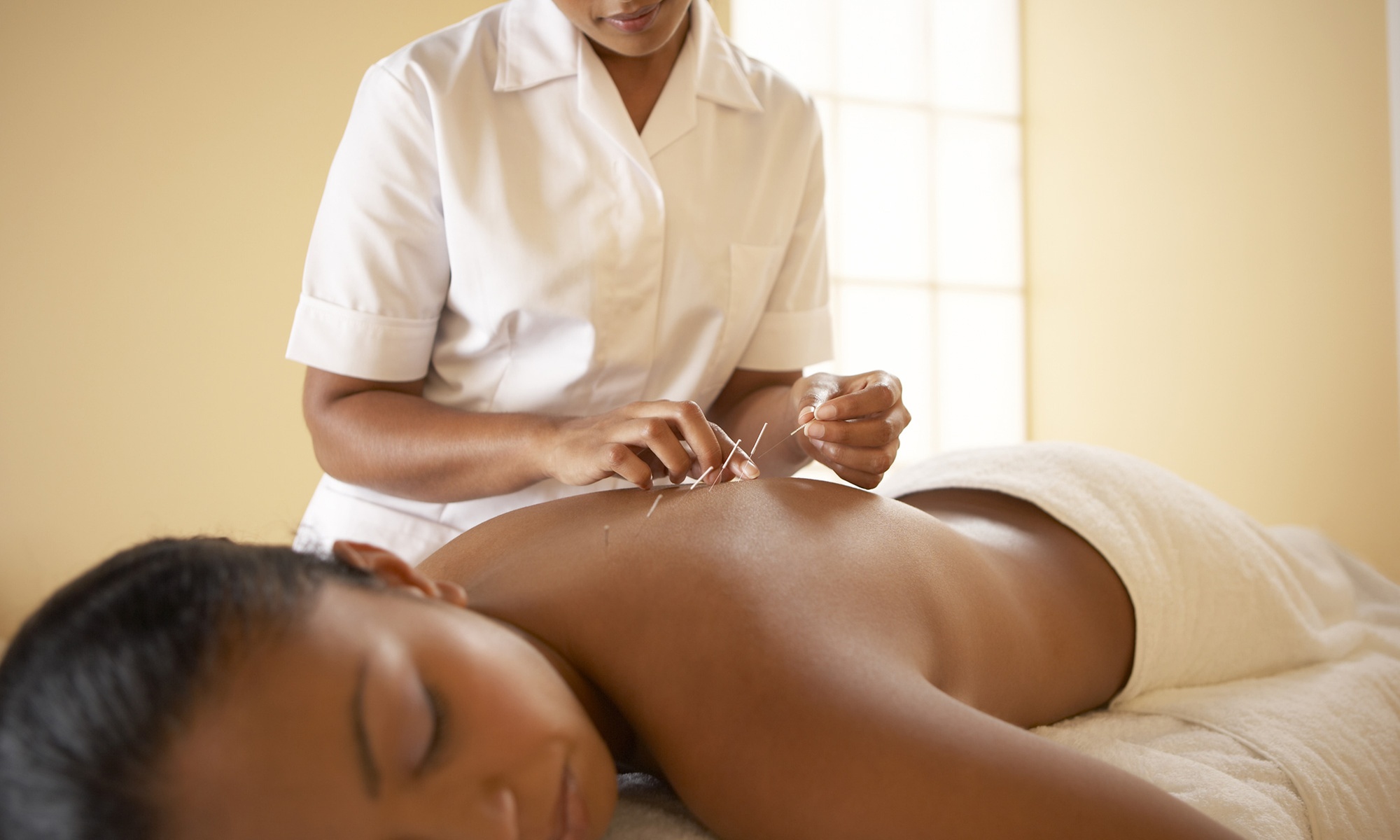 Triggerpunkt-Massage mit Akupunktur