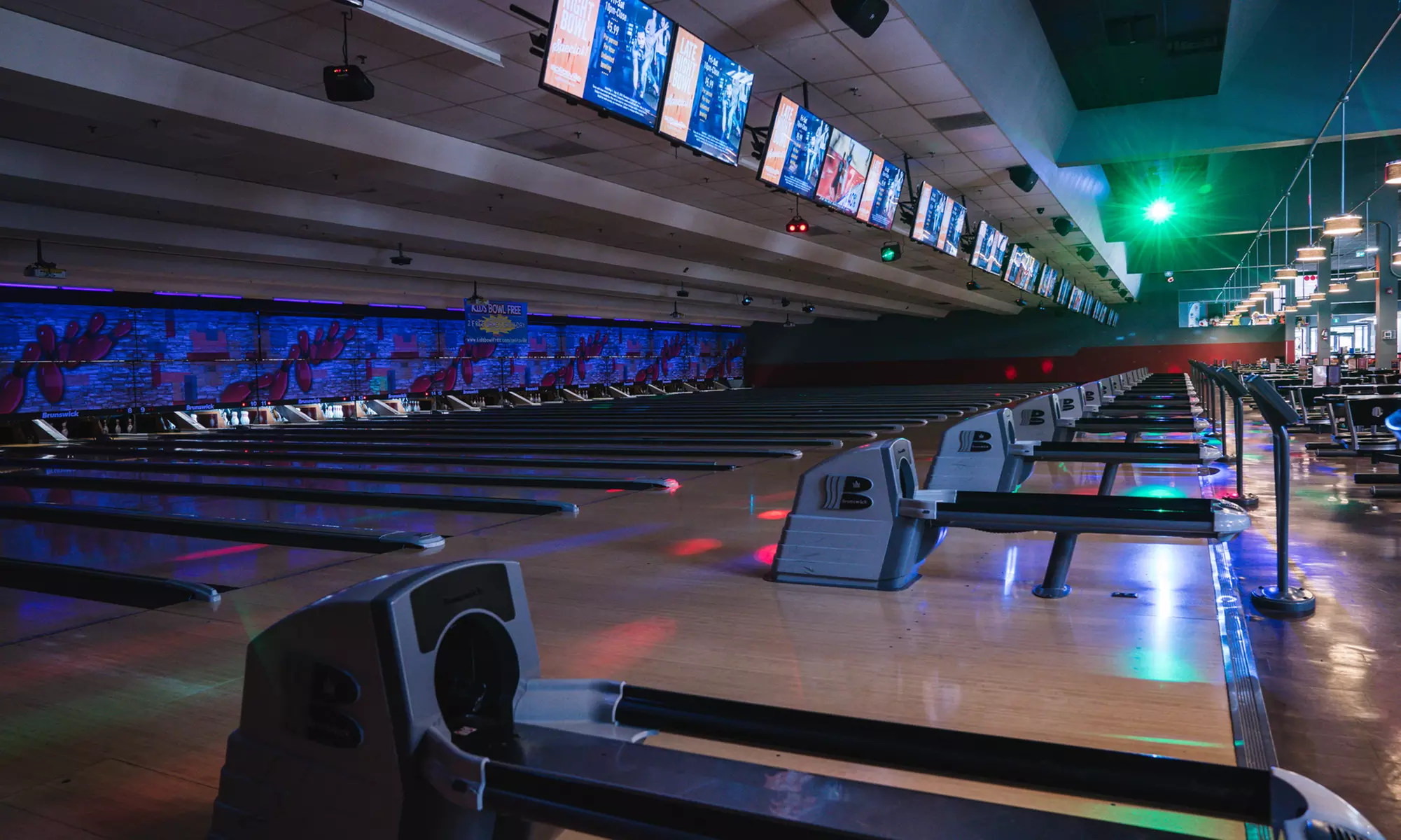 C$46 for 90-Minutes of Bowling and Shoe Rental for Up to Six at Splitsville Woodbridge (C$92.93 Value) - Primary Image