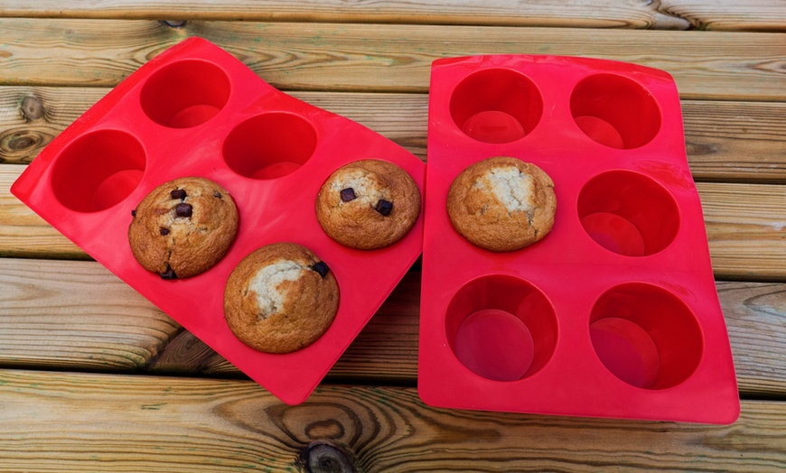 Image 3: Five-Piece Silicone Bakeware Set