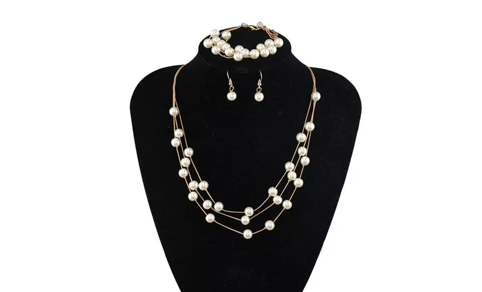 One Pearl Necklace Set with Bracelet from Novadab (Up to 85% Off) - Primary Image